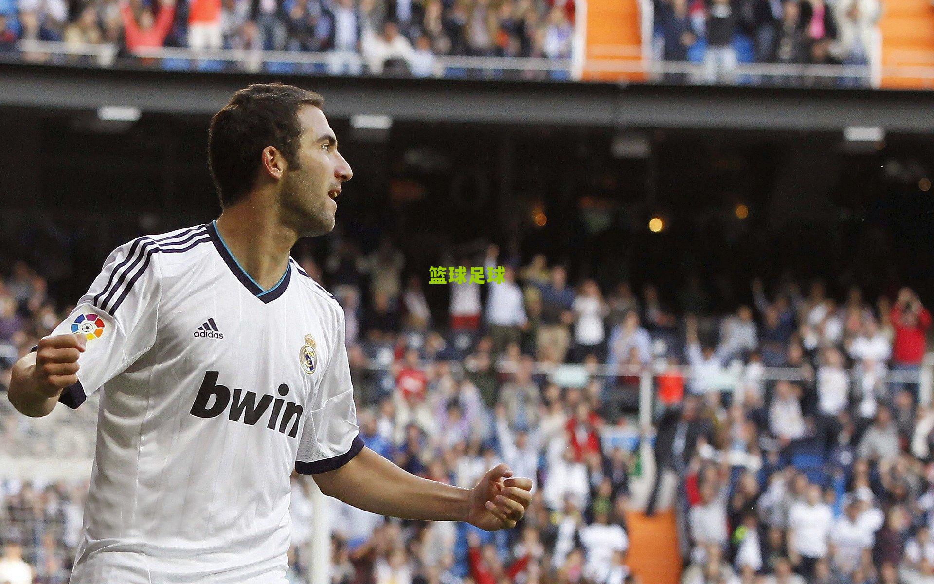 惊艳首秀刷新队史纪录 伍德或助火箭留下哈登